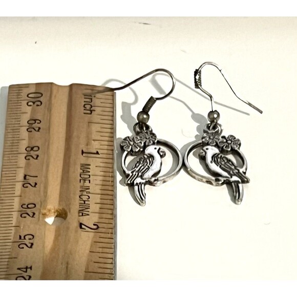 Parrot Earrings Pierced Silver Dangle Bird Tropical Floral Bohemian 1 1/2” Drop - Picture 6 of 9